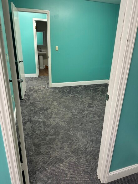 More Photos Of 10569 Lem Turner Rd, Jacksonville Medical For Sale