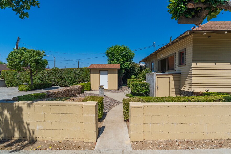 More Photos Of 146 E Walnut Ave, Monrovia Medical For Sale