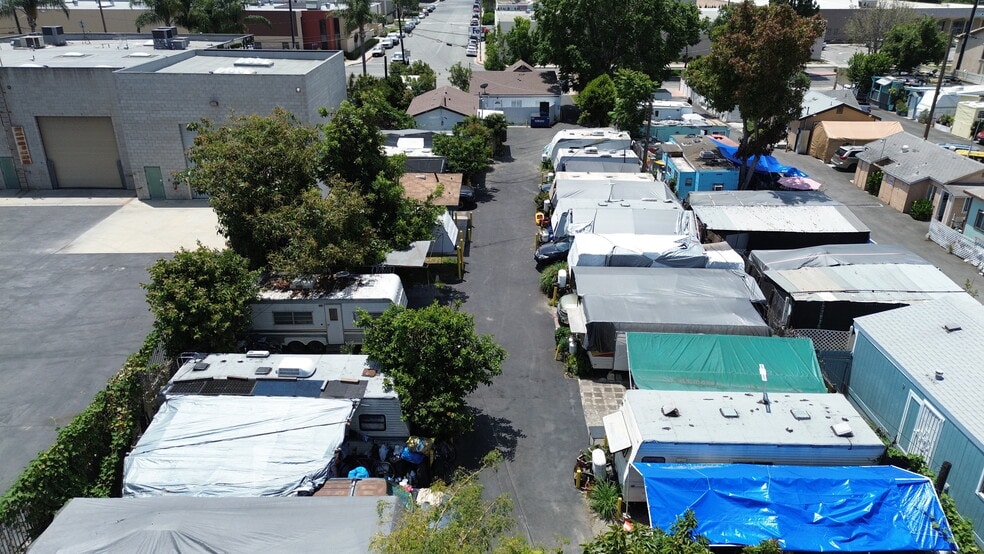 More Photos Of 7233 Somerset Blvd, Paramount Multifamily For Sale