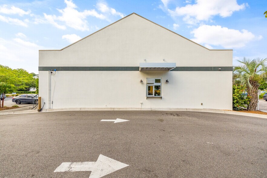 More Photos Of 11359 Highway 17, Pawleys Island Restaurant For Sale