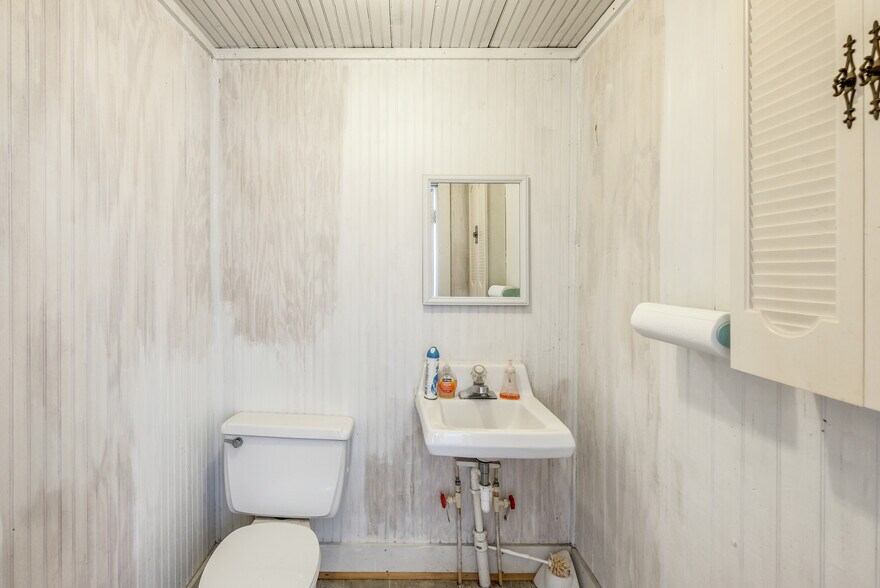 More Photos Of 163 Old Buncombe Rd, Union Specialty For Sale