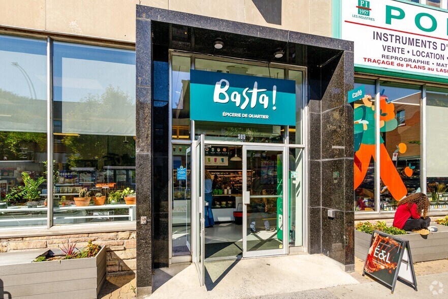 More Photos Of 505-511 Rue Rachel E, Montréal Storefront Retail Office For Sale