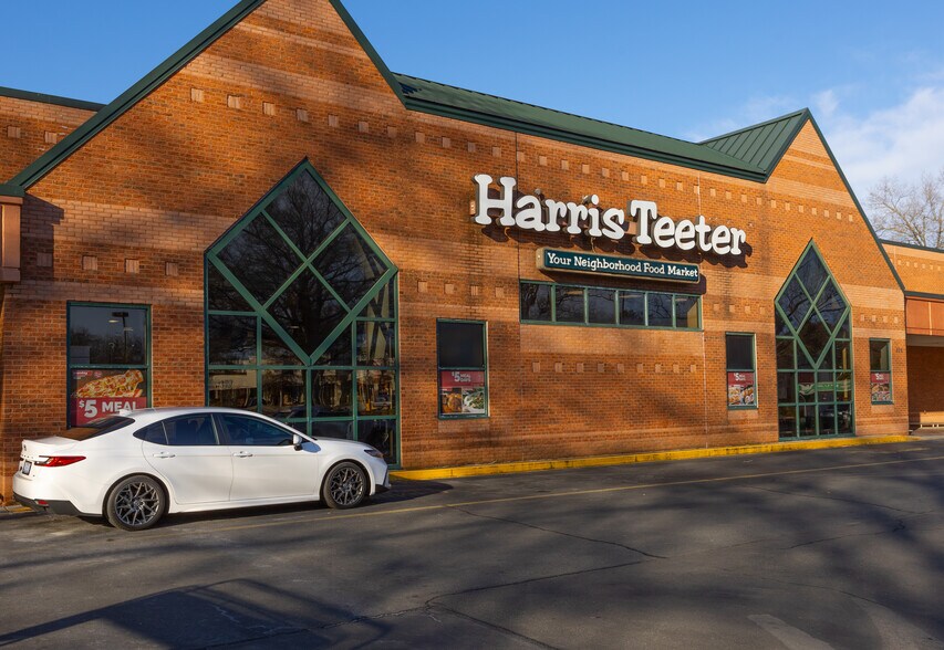 More Photos Of 300 S Stratford Rd, Winston-Salem Unknown For Lease