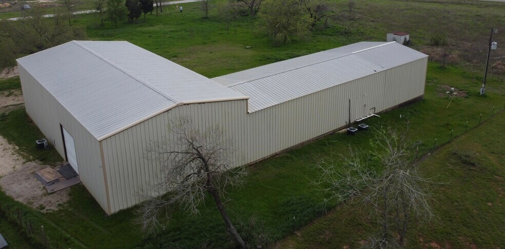 More Photos Of 204 FM 696, Elgin Light Manufacturing For Sale