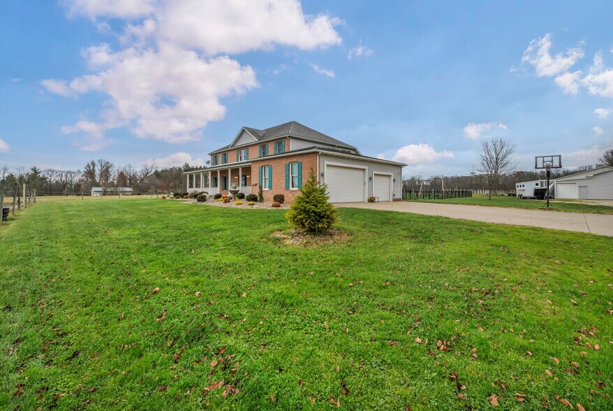 More Photos Of 16449 S Boone Rd, Columbia Station Specialty For Sale