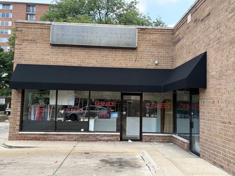 More Photos Of 1524 W Taylor St, Chicago Freestanding For Lease