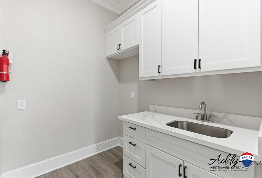 More Photos Of 11601 Spring Cypress Rd, Tomball Medical For Sale