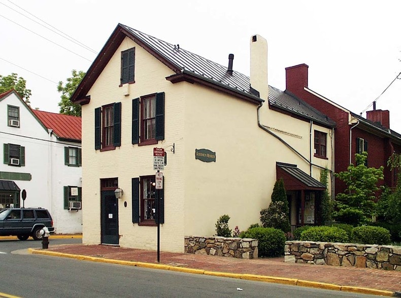 More Photos Of 14 Loudoun St SW, Leesburg Office For Lease