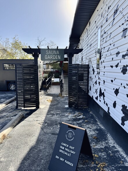 More Photos Of 1507 W North Loop Blvd, Austin Freestanding For Lease