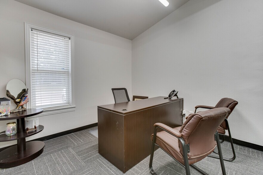 More Photos Of 5905 Treaschwig Rd, Spring Office For Lease