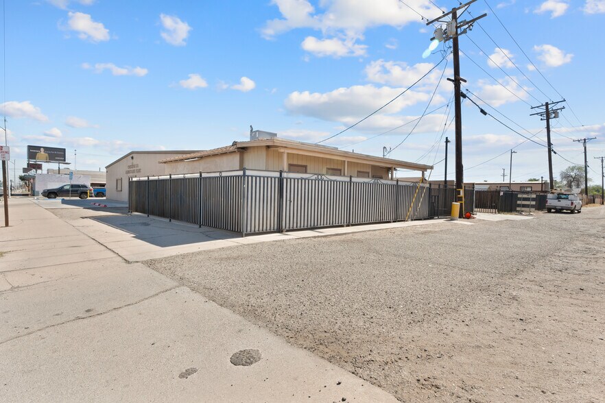 More Photos Of 817 S 4th St, El Centro Office For Sale