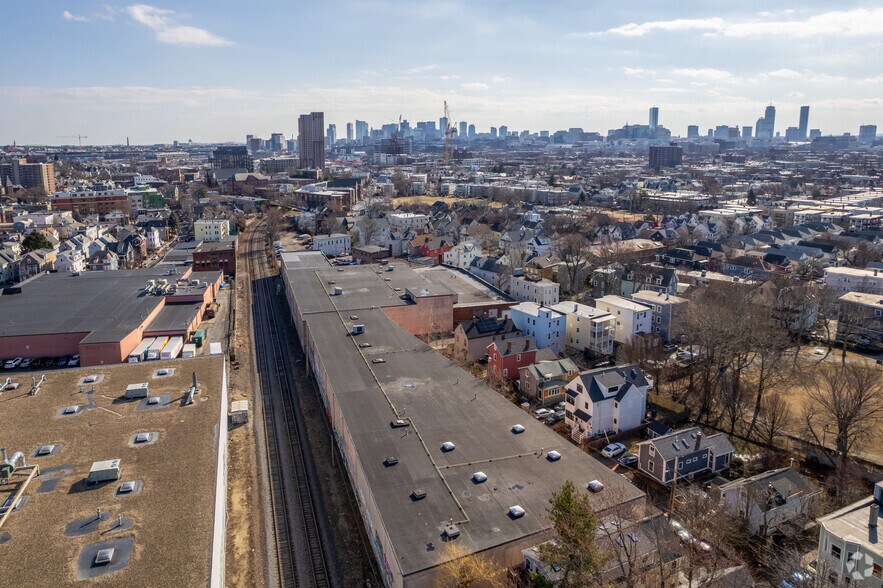 More Photos Of 321 Washington St, Somerville Warehouse For Lease