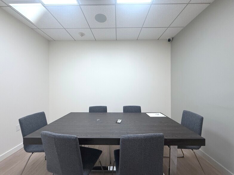More Photos Of 6100 Corporate Dr, Houston Office For Sale