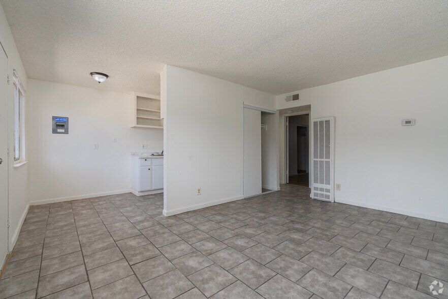 More Photos Of 695 Plaza Ave, Sacramento Apartments For Sale