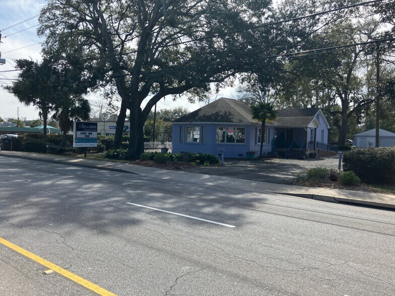 More Photos Of 1411 Ashley River Rd, Charleston Freestanding For Sale