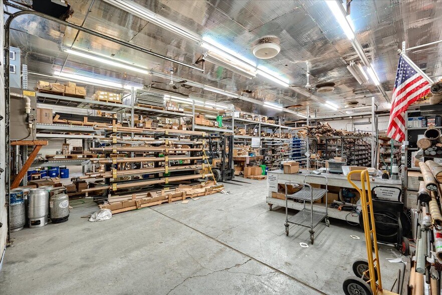 More Photos Of 2600 Duss Ave, Ambridge Unknown For Sale