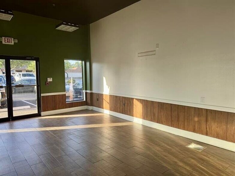 More Photos Of 1705 E Del Mar, Laredo Freestanding For Lease