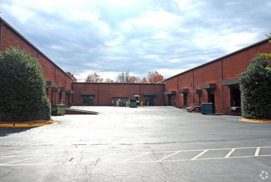 More Photos Of 150 Hembree Park Dr, Roswell Unknown For Lease