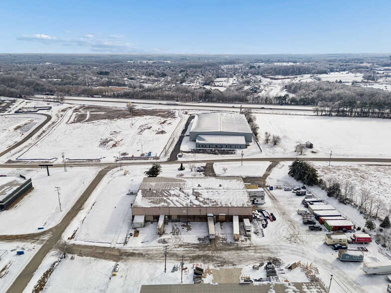 More Photos Of 411 Industrial Dr, White House Manufacturing For Lease