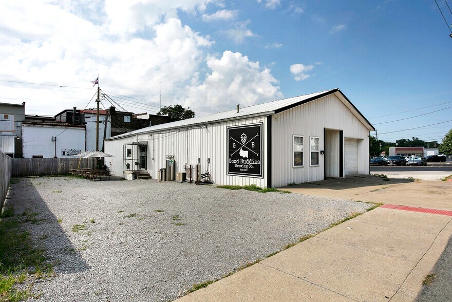Primary Photo Of 120 M.L.K. ave, Lebanon Bar For Sale