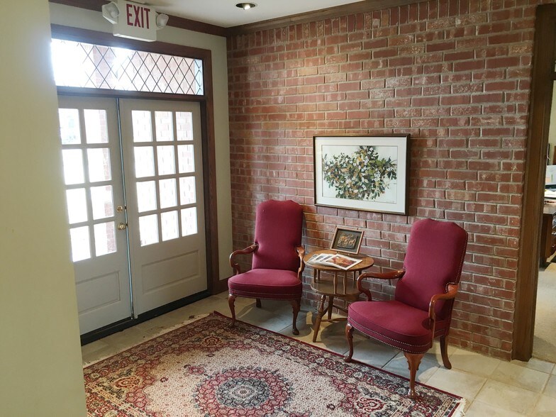 More Photos Of 12000 N Virginia Ave, Oklahoma City Office For Lease