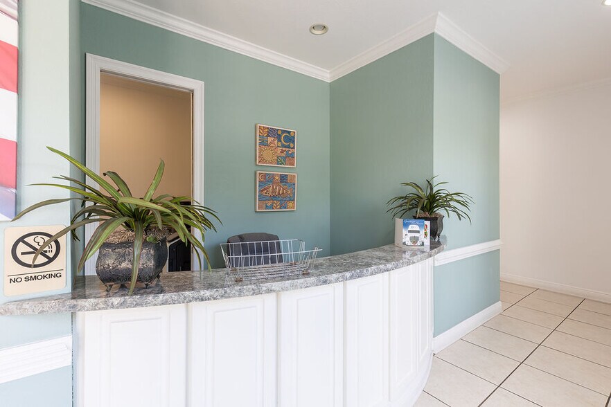More Photos Of 1288 Country Club Rd, Gulf Breeze Office Residential For Sale