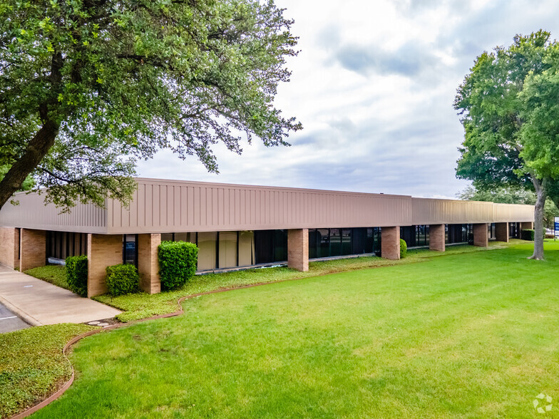 Primary Photo Of 520 Central Pky E, Plano Loft Creative Space For Lease