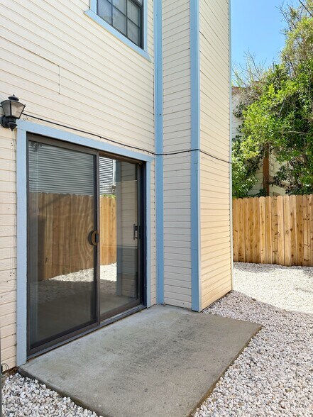 More Photos Of 1805 V St, Sacramento Dormitory For Sale