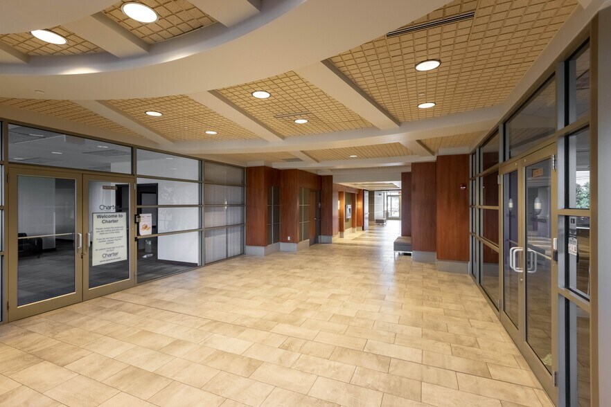 More Photos Of 5133 W Terrace Dr, Madison Office For Lease