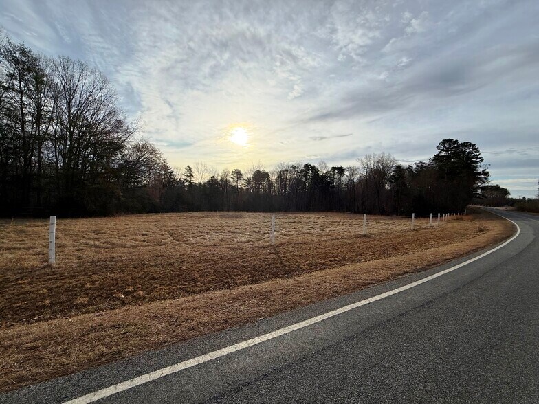 More Photos Of 12310 Gammon rd, Providence Horse Stables For Sale