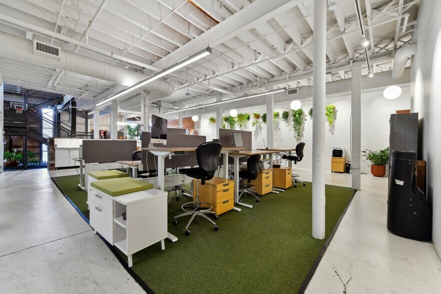 More Photos Of 2911 Walnut St, Denver Showroom For Sale