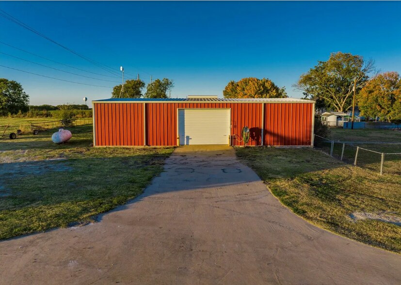 Primary Photo Of 17342 FM 2755, Lavon Flex For Sale