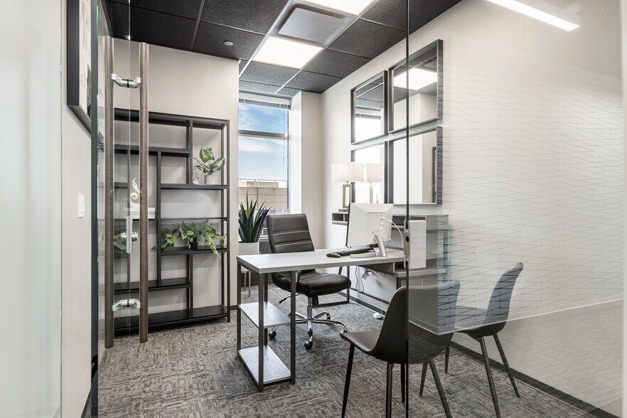 More Photos Of 2325 E Camelback Rd, Phoenix Office For Lease