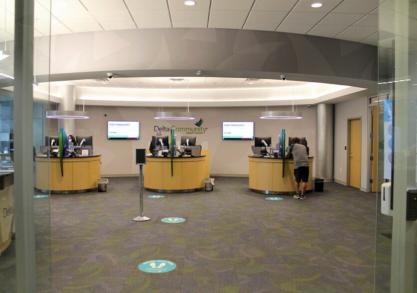 More Photos Of 160 Clairemont Ave, Decatur Office For Lease