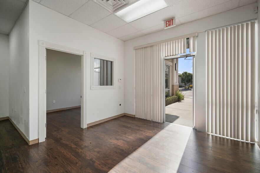 More Photos Of 4851 Lone Tree Way, Antioch Storefront Retail Office For Lease