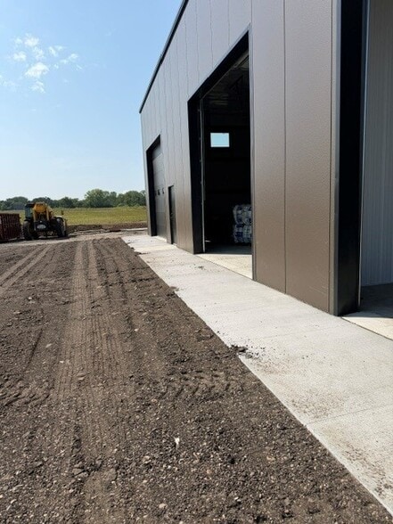 More Photos Of 11919 224th Street East, Lakeville Warehouse For Lease