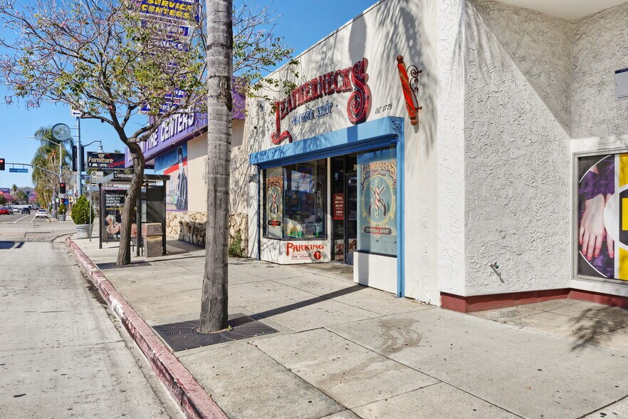 More Photos Of 21627 Sherman Way, Canoga Park Storefront For Sale