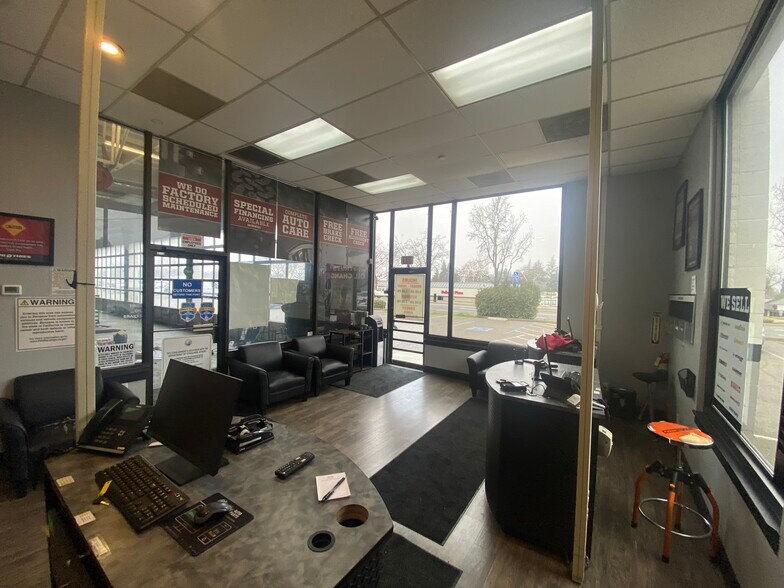More Photos Of 2259 Sunrise Blvd, Rancho Cordova Auto Repair For Lease