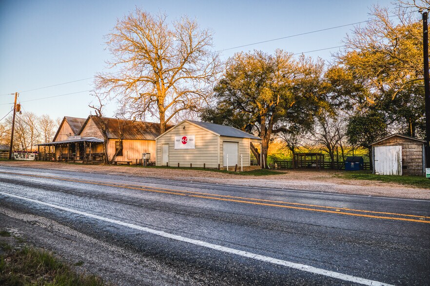 More Photos Of 12528 FM 109, Industry Bar For Sale