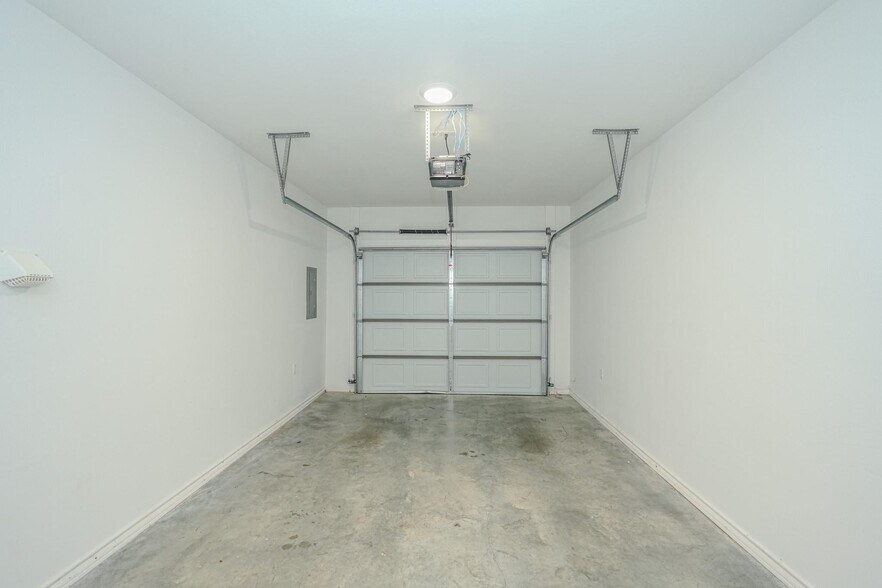 More Photos Of 8133 W 7th St, Texarkana Apartments For Sale