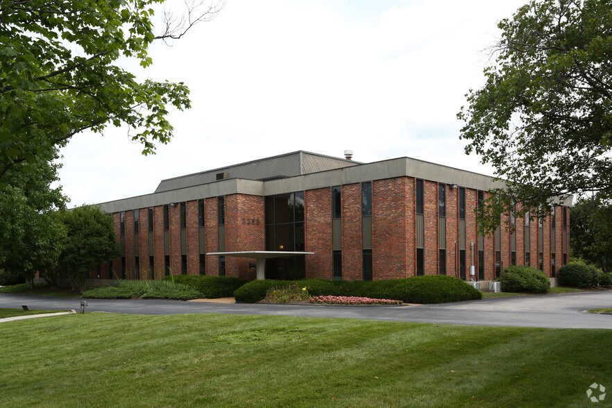 More Photos Of 2258 Schuetz Rd, Maryland Heights Unknown For Lease