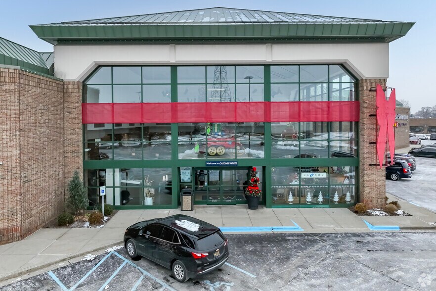 More Photos Of 6500 14 Mile Rd, Warren Warehouse For Lease