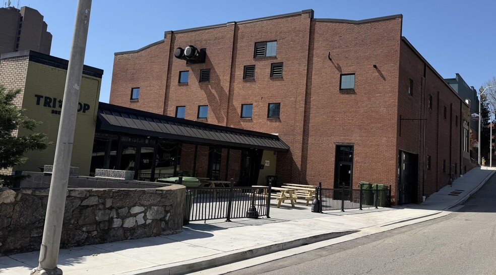 More Photos Of 201 S Court Street, Maryville General Retail For Lease