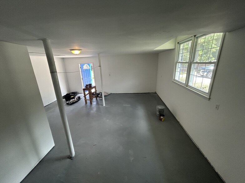 More Photos Of 1544 State Rd, Summerville Loft Creative Space For Lease