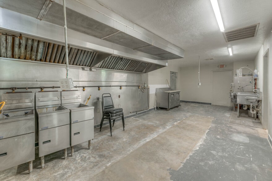 More Photos Of 6771 US Highway 59 S, Goodrich General Retail For Sale