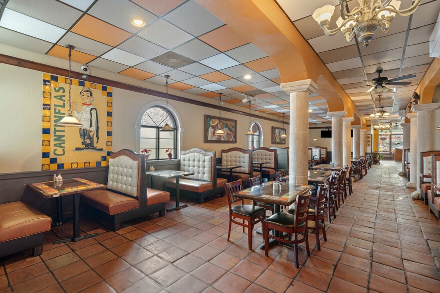 More Photos Of 480 Mary Esther Blvd NW, Fort Walton Beach Restaurant For Lease
