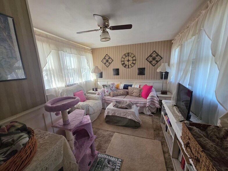 More Photos Of 115 Limerock St, Rockland Apartments For Sale