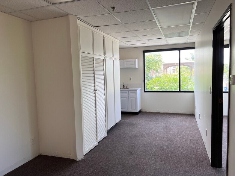 More Photos Of 2615 190th St, Redondo Beach Office For Lease