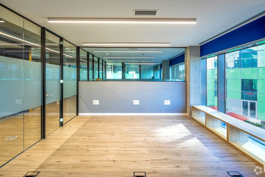 More Photos Of 99-101 Passeig de Joan de Borbó Comte de Barcelona, Barcelona Coworking Space