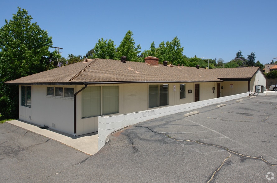 More Photos Of 702 Civic Center Dr, Vista Office For Sale